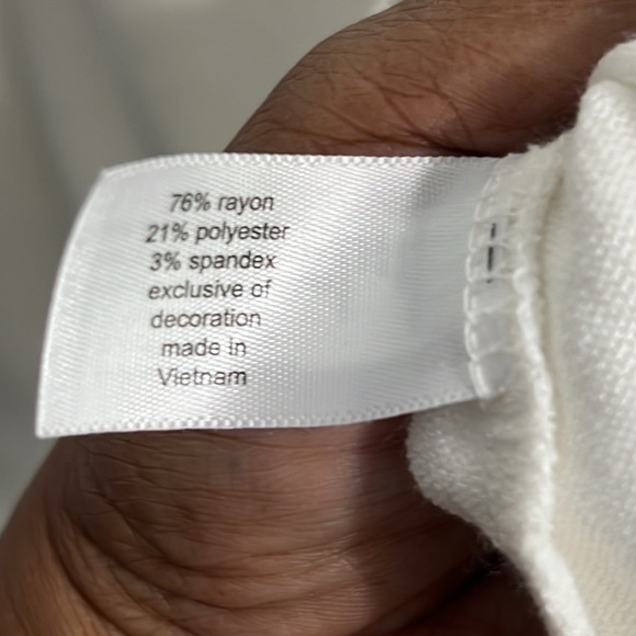 Lane Bryant women’s ivory top with black lace on the shoulders - Size 18 - 20. - Picture 5 of 6